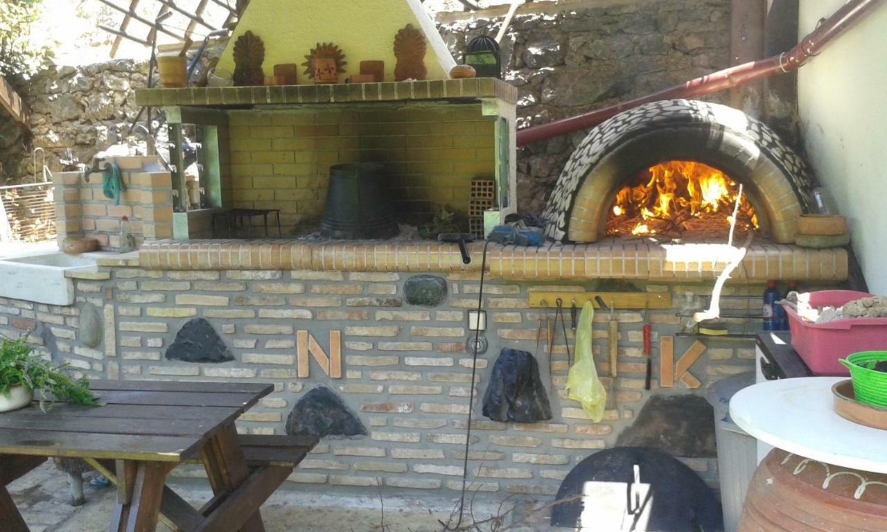 Апартаменты Kalogirou Stone House Лимнионас Экстерьер фото